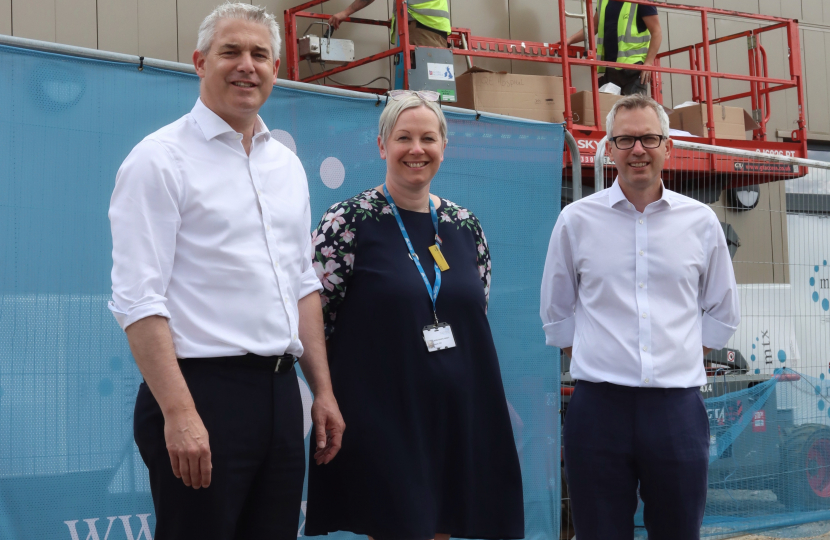 Health Secretary visits QEH